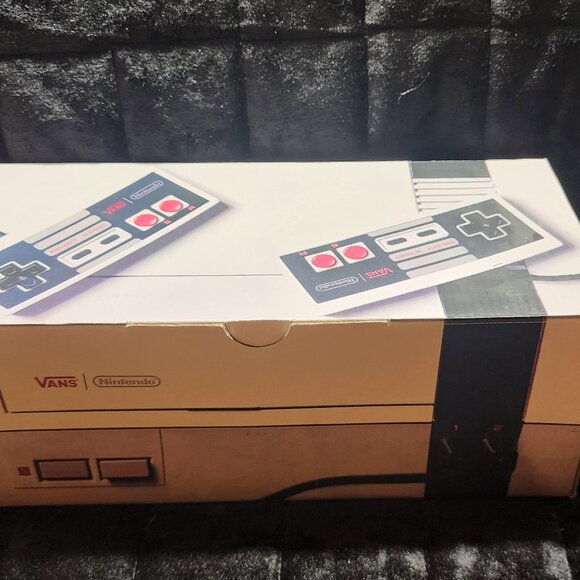 VANS x NINTENDO **Nintendo Super Mario Brothers Classic Slip-on** - Picture 8 of 8